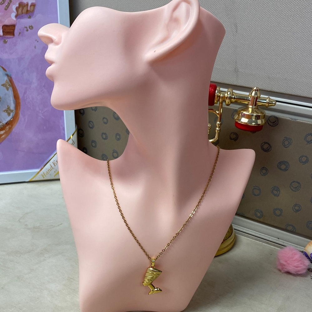 Egyptian Queen Nerfertiti Necklace 🆕